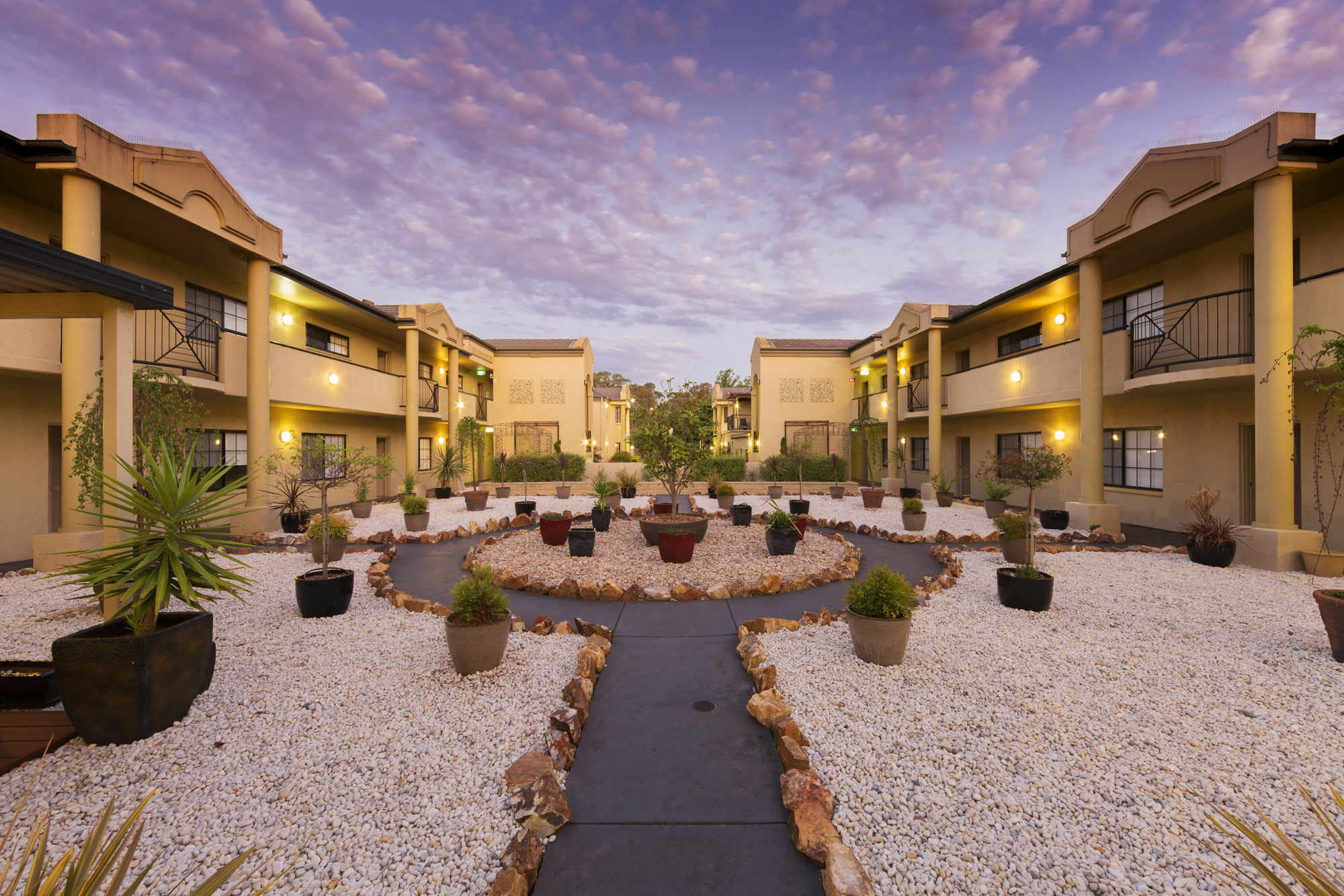 Parklands Official 3* Canberra